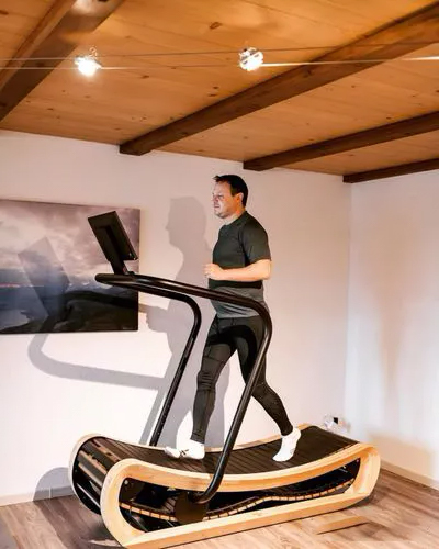 Curved Treadmill - Energy-Saving